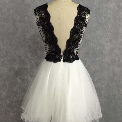 Fashion Black And White Short Prom Dresses Deep V..